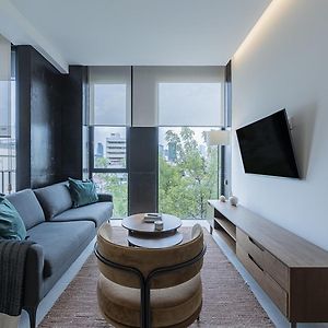 Deluxe One-Bedroom Apartment Balcony
